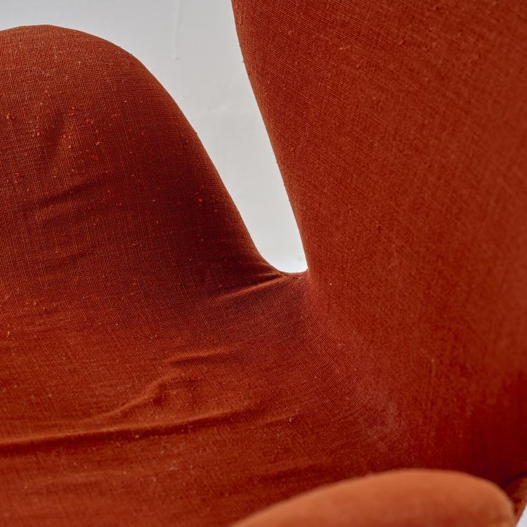 Bild 3 zu Objekt, Two 'Swan' armchairs, 1957/58, Arne Jacobsen, Fritz Hansen, Aller&oslash;d, 180B 480