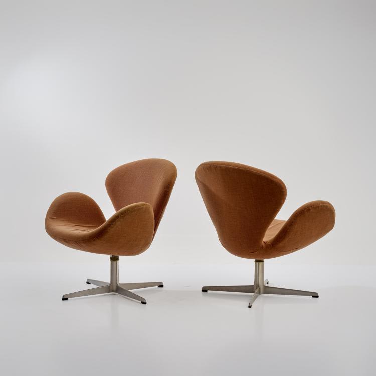 Bild 1 zu Objekt, Two 'Swan' armchairs, 1957/58, Arne Jacobsen, Fritz Hansen, Aller&oslash;d, 180B 479