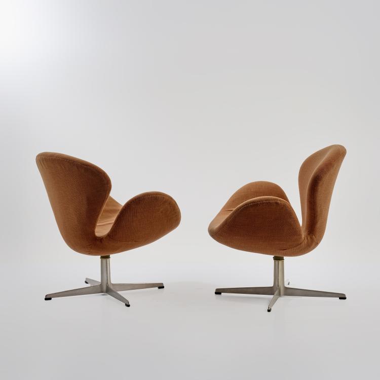 Bild 2 zu Objekt, Two 'Swan' armchairs, 1957/58, Arne Jacobsen, Fritz Hansen, Aller&oslash;d, 180B 479