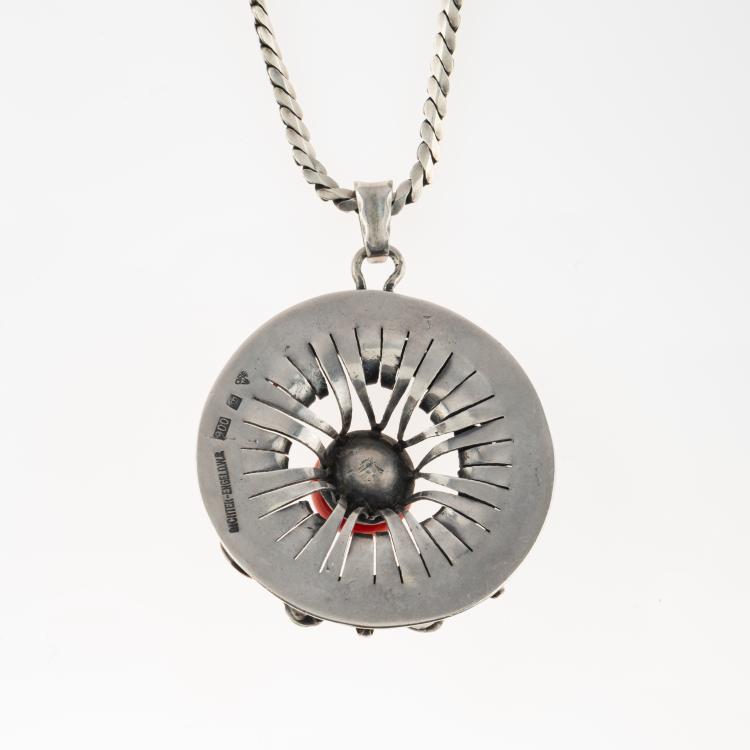 Bild 1 zu Objekt, Pendant with chain, circa 1935, Oswald von Richter- Berchem, Deutscher Werkbund; Richter-Engel, 180C 730