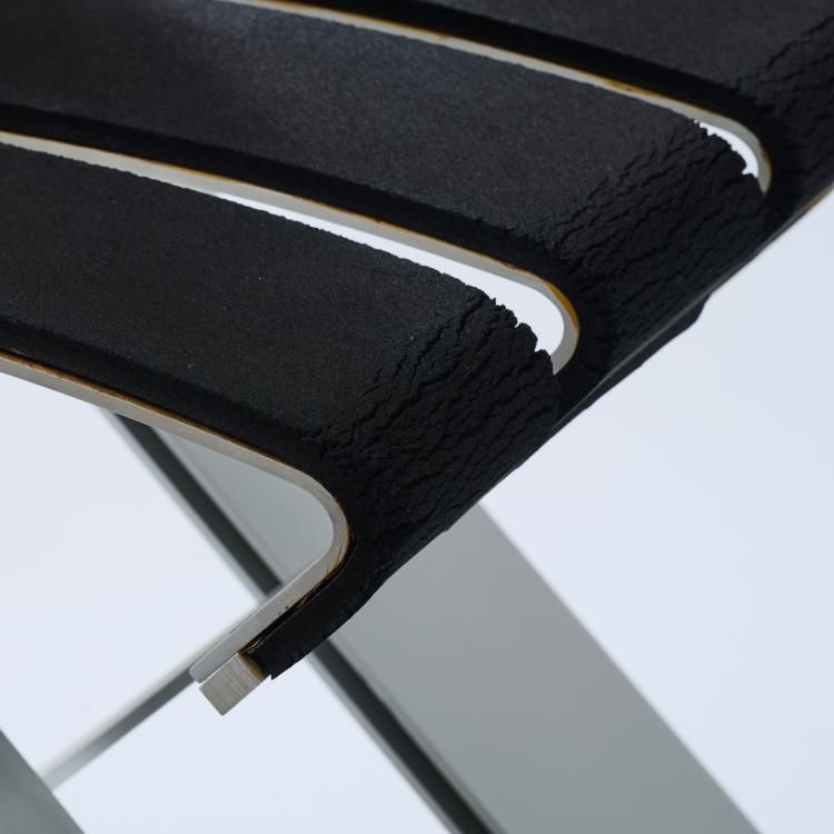 Bild 6 zu Objekt, Zwei St&uuml;hle 'School Chair', 1988, Ron Arad, Vitra Design, Weil am Rhein, 180B 549