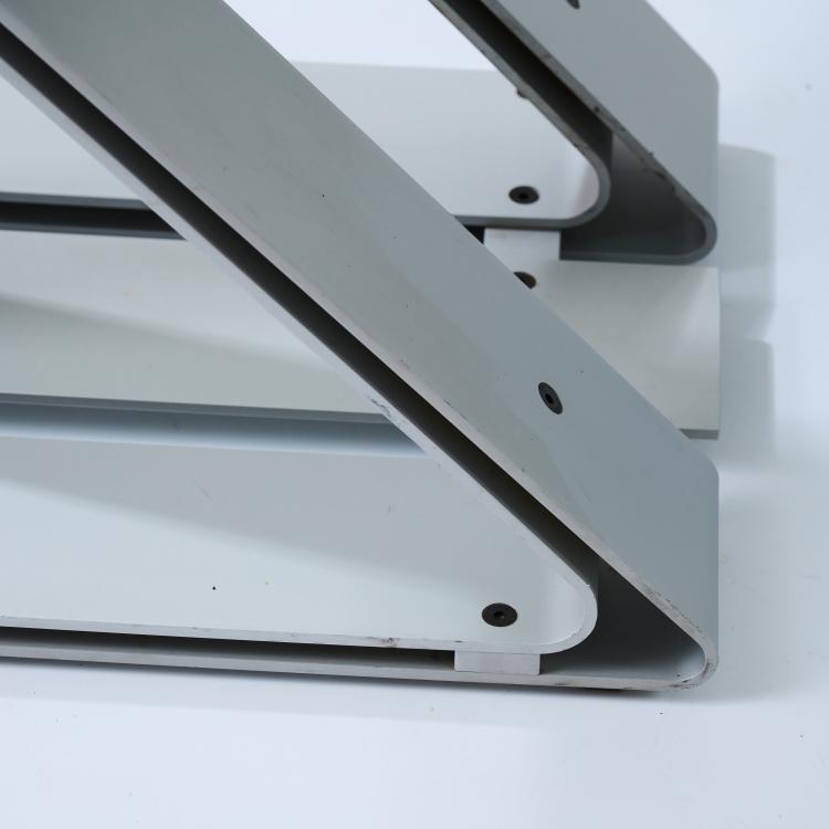 Bild 8 zu Objekt, Zwei St&uuml;hle 'School Chair', 1988, Ron Arad, Vitra Design, Weil am Rhein, 180B 549