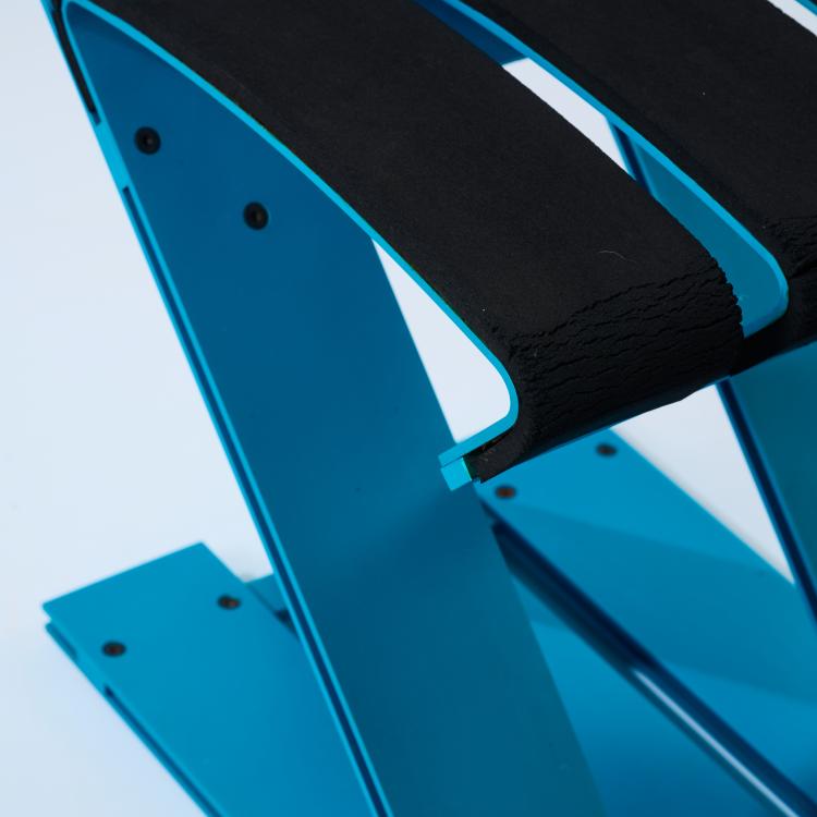 Bild 14 zu Objekt, Zwei St&uuml;hle 'School Chair', 1988, Ron Arad, Vitra Design, Weil am Rhein, 180B 549