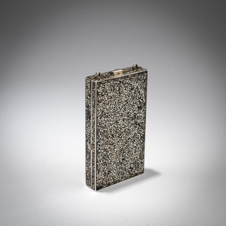 Bild 1 zu Objekt, Schminkdose mit Lippenstifthalter, um 1928, Frankreich / France, 180A 207