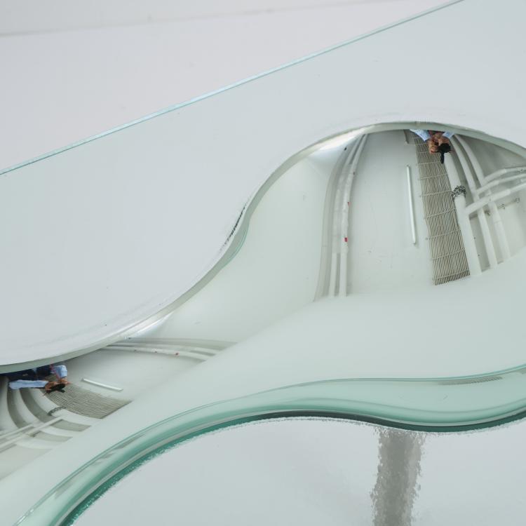 Bild 7 zu Objekt, Coffee table 'Konx', 1999 (design), Ron Arad, Fiam, Scorze, 180B 563
