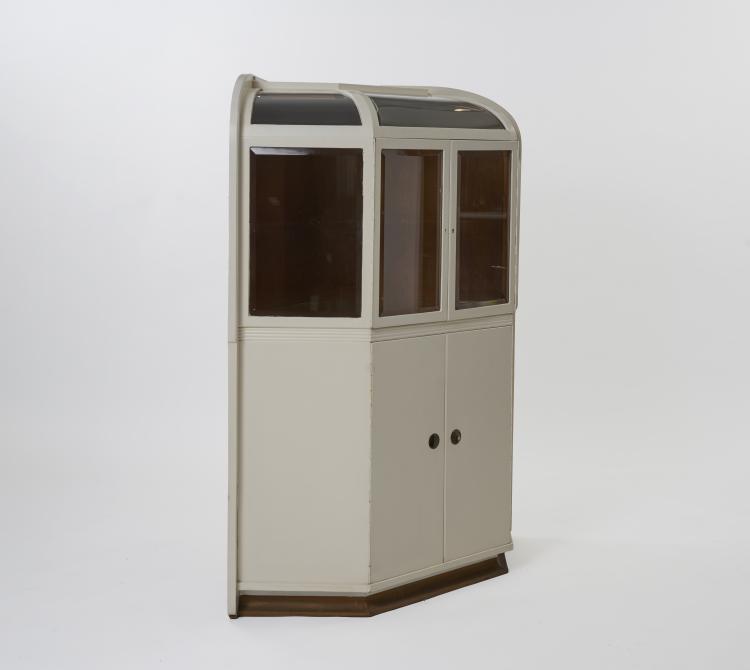 Bild 1 zu Objekt, Display cabinet from the dining room of Else von Guaita-Lampe, 1906, Henry van de Velde, Scheidemantel, H., Weimar, 180B 396