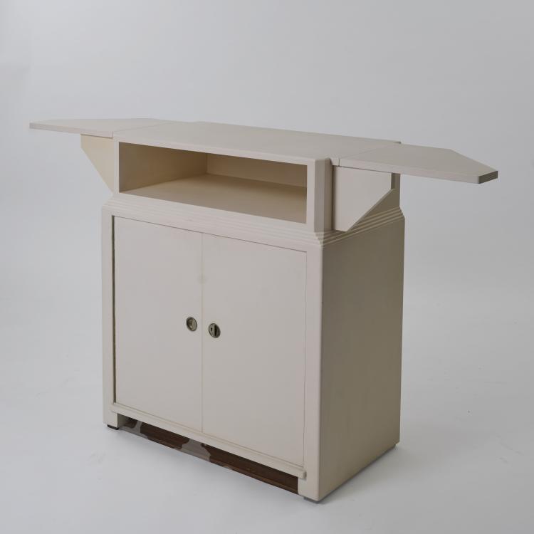 Bild 2 zu Objekt, Buffet from the dining room of Else von Guaita-Lampe, 1906, Henry van de Velde, Scheidemantel, H., Weimar, 180B 401