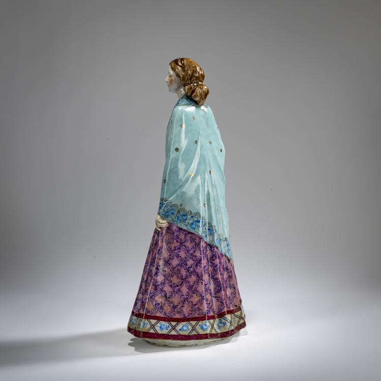 Bild 2 zu Objekt, 'Lady with Cape', 1910, Karl Theodor Eichler, Meissen, StPM, 180A 277