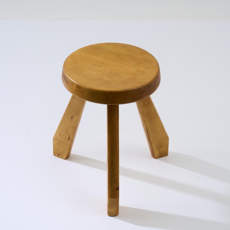 Bild 1 zu Objekt, 'Meribel' stool, 1962, Charlotte Perriand, Blanchon, Georges; Sentou, Paris; Steph Simon, 180B 542
