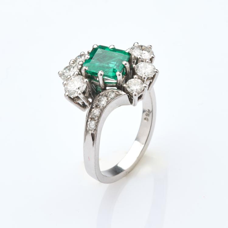 Bild 3 zu Objekt, Cocktailring mit Smaragd und Diamanten, 180C 750