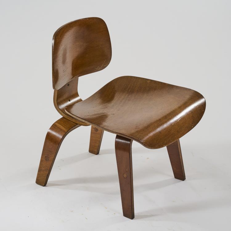 Bild 3 zu Objekt, Armchair 'LCW', 1946 (design), Charles & Ray Eames, Miller Herman, S&uuml;damerika, 181A 214