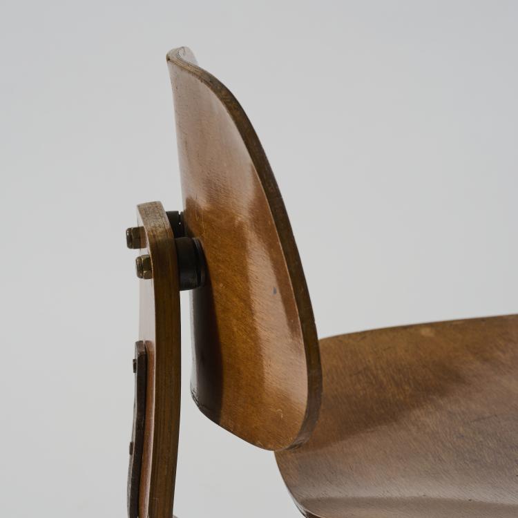 Bild 7 zu Objekt, Armchair 'LCW', 1946 (design), Charles & Ray Eames, Miller Herman, S&uuml;damerika, 181A 214