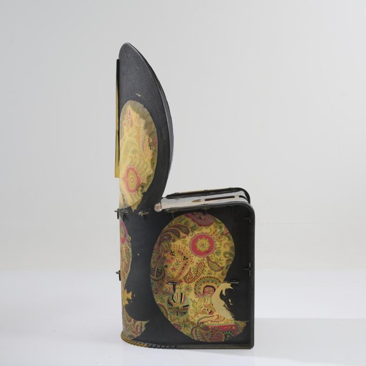 Bild 6 zu Objekt, 'Nobody's chair' from the 'Nobody's perfect' series, 2003, Gaetano Pesce, Zerodesigno, San Giuliano Vecchio; Etro, Mailand / Milan, 180B 526