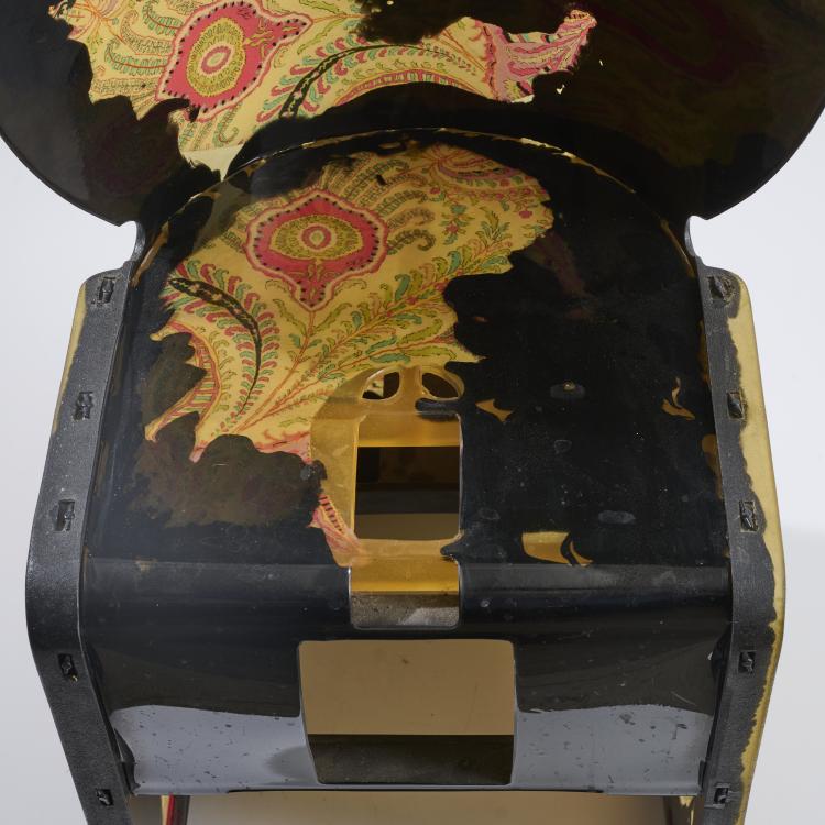 Bild 10 zu Objekt, 'Nobody's chair' from the 'Nobody's perfect' series, 2003, Gaetano Pesce, Zerodesigno, San Giuliano Vecchio; Etro, Mailand / Milan, 180B 526