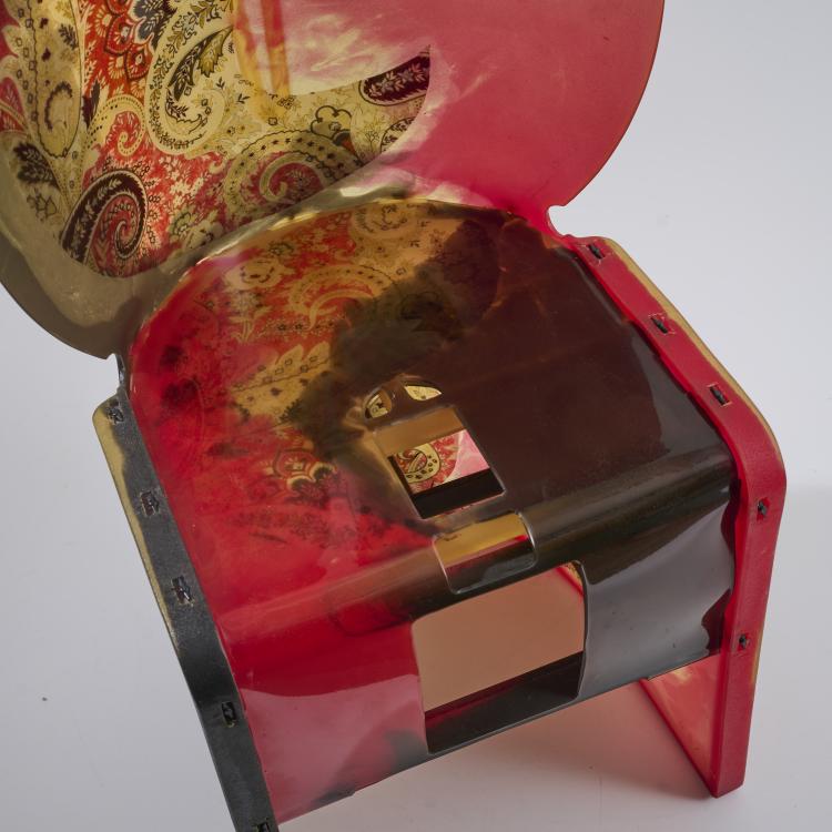 Bild 1 zu Objekt, 'Nobody's chair' from the 'Nobody's perfect' series, 2003, Gaetano Pesce, Zerodisegno, San Giuliano Vecchio; Etro, Mailand / Milan, 180B 527