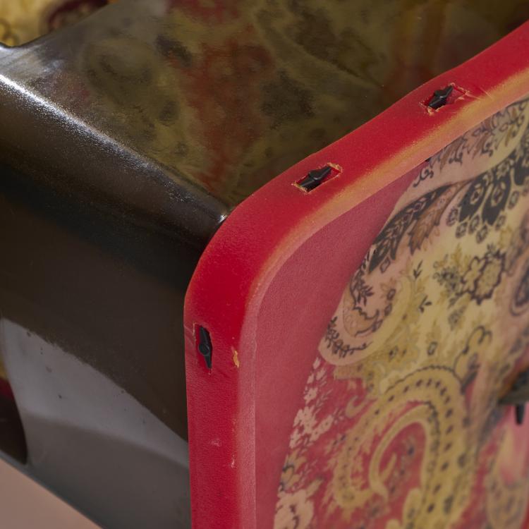 Bild 10 zu Objekt, 'Nobody's chair' from the 'Nobody's perfect' series, 2003, Gaetano Pesce, Zerodisegno, San Giuliano Vecchio; Etro, Mailand / Milan, 180B 527