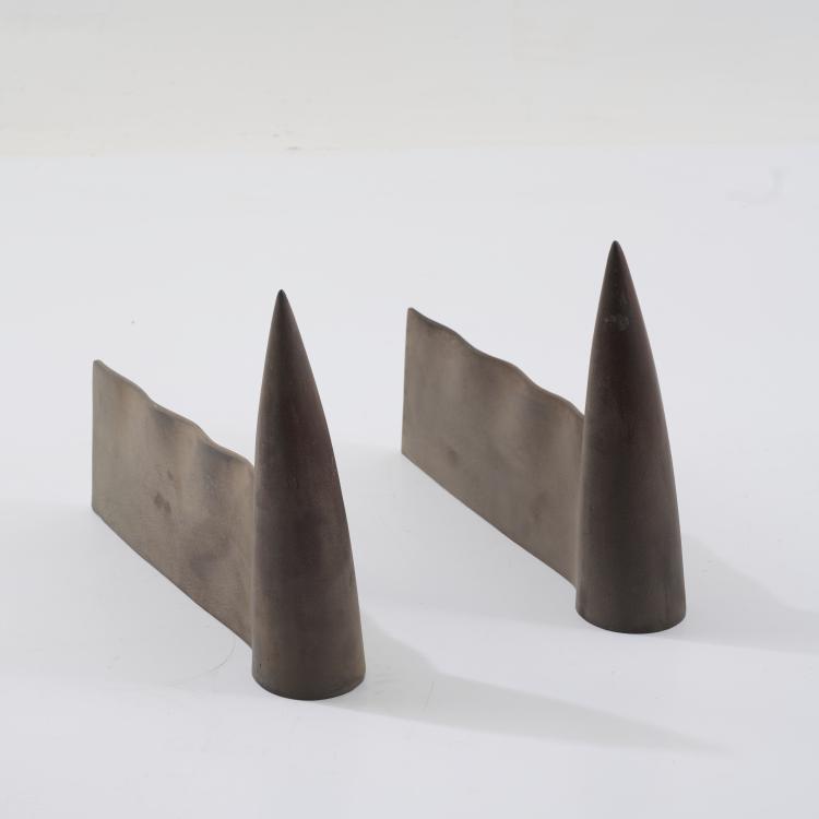 Hauptbild zu Objekt, Two andirons 'Tito Lucifer', 1986/87, Philippe Starck, O.W.O, Montfort-l'Amaury, 181A 474