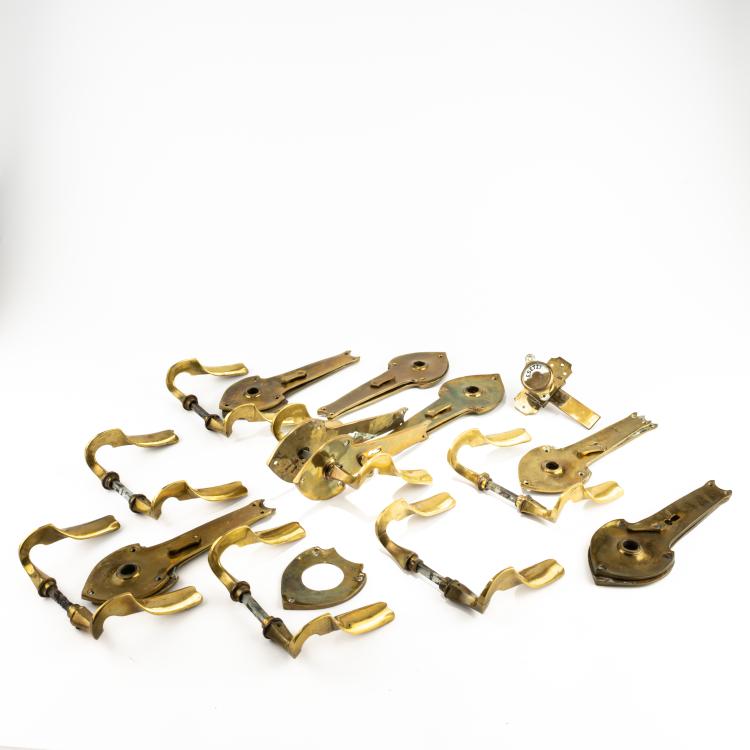 Bild 2 zu Objekt, Seven pairs of door handles and one bathroom lock, 1901, Richard Riemerschmid, 182A 308