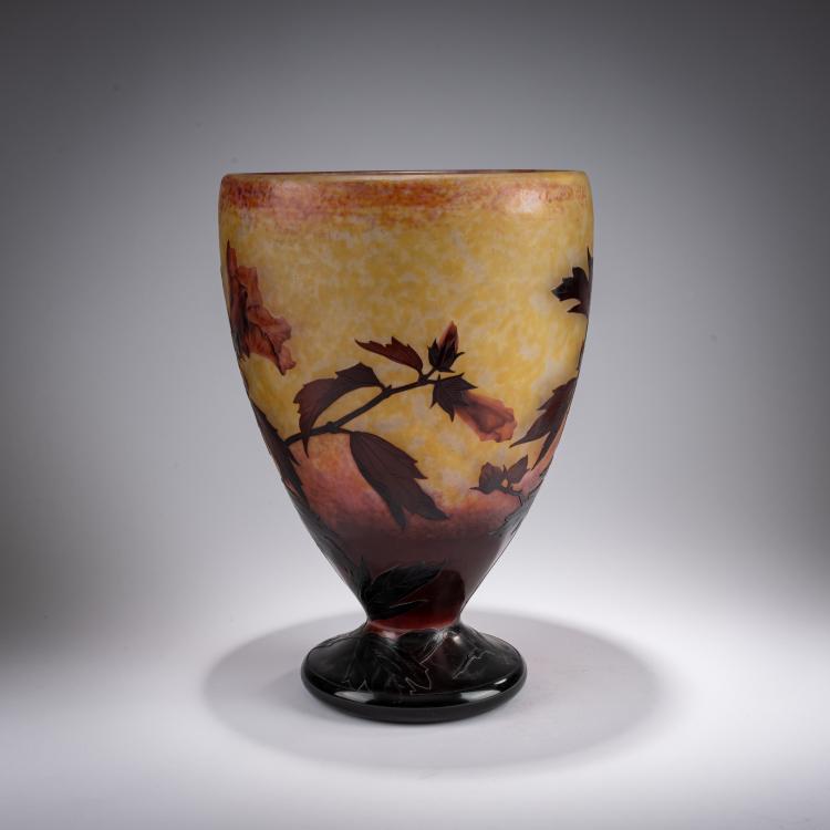 Bild 1 zu Objekt, Goblet vase 'Hibiscus', 1919, Daum Fr&egrave;res, Nancy, 182A 64