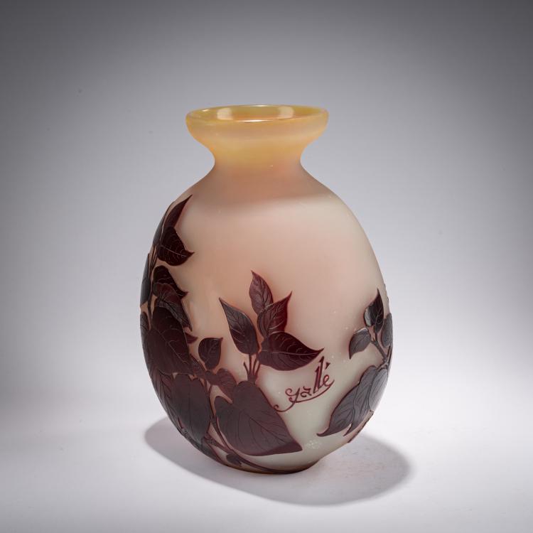 Bild 1 zu Objekt, Bulbous Vase 'Lilas', 1908-20, Gall&eacute;, Nancy, 182A 110
