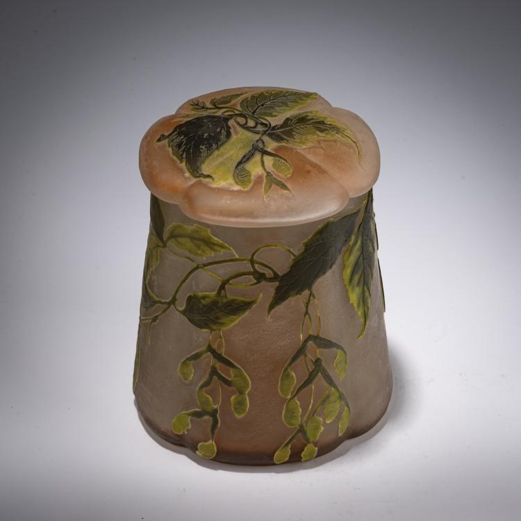 Bild 1 zu Objekt, Jar '&Eacute;rable &agrave; feuilles de fr&ecirc;ne', presumably 1905-08, Gall&eacute;, Nancy, 182A 98