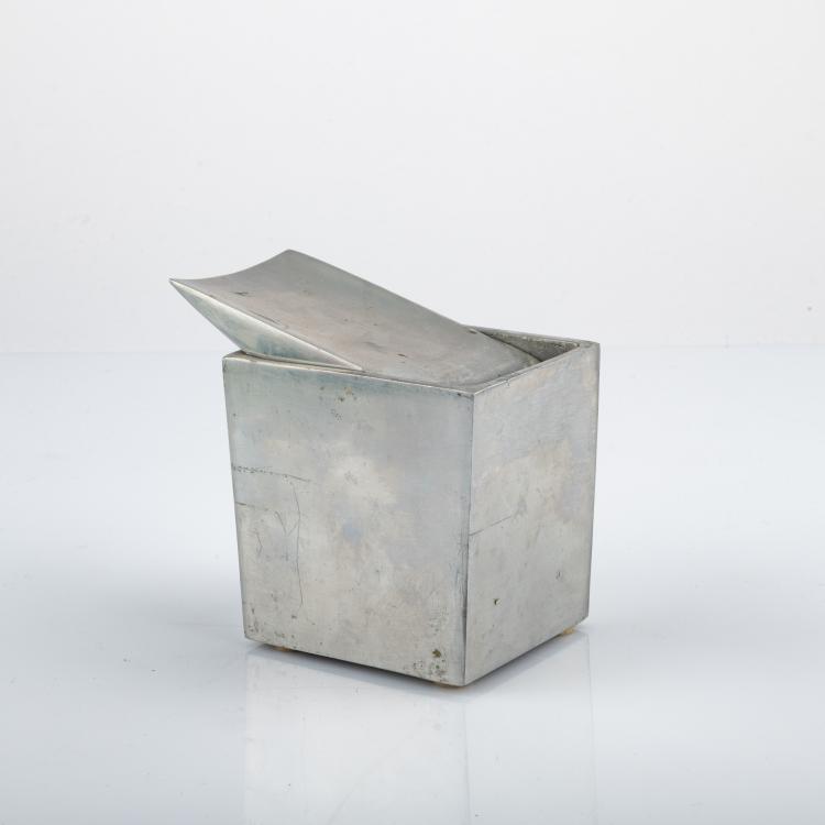 Bild 1 zu Objekt, Ashtray 'Ray Hollis', 1986, Philippe Starck, XO, Brie-Comte-Robert, 181A 103