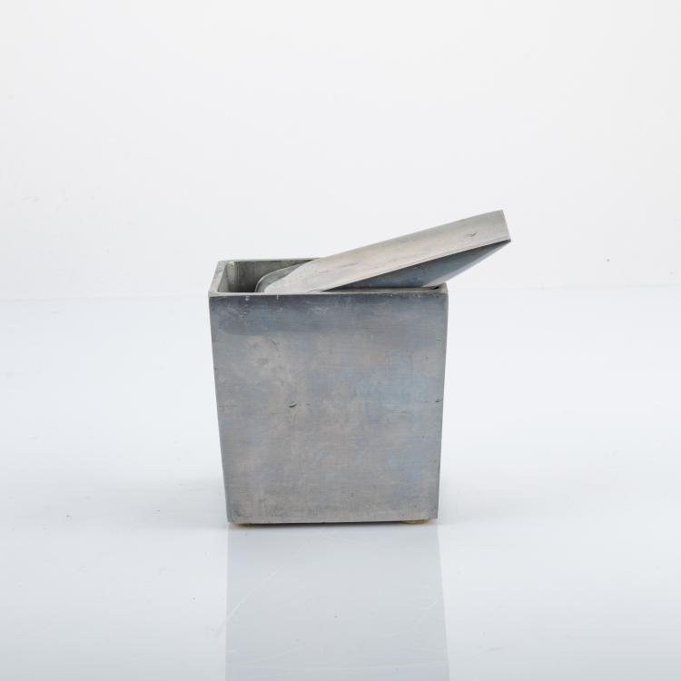 Bild 2 zu Objekt, Ashtray 'Ray Hollis', 1986, Philippe Starck, XO, Brie-Comte-Robert, 181A 103