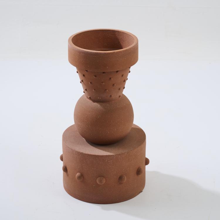 Bild 1 zu Objekt, Flower pot from the 'Folly' series, 1991-93, Dan Friedman, Alessio Sarri Ceramiche, Sesto Fiorentino, 180B 560