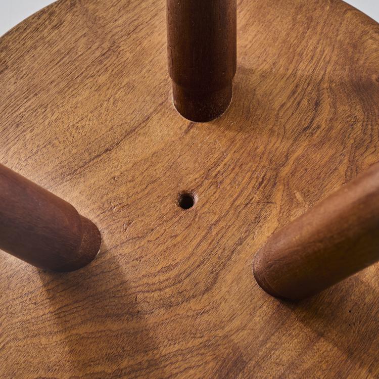 Bild 3 zu Objekt, Zwei Hocker, 1938, Charlotte Perriand, Blanchon, Paris; Sentou, Paris; Steph Simon, Paris, 181A 205