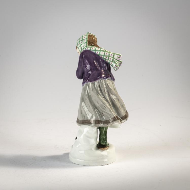 Bild 1 zu Objekt, 'Girl fending off Snowballs', 1905-10, Alfred Otto Adalbert K&ouml;nig, Meissen, KPM, 182A 409