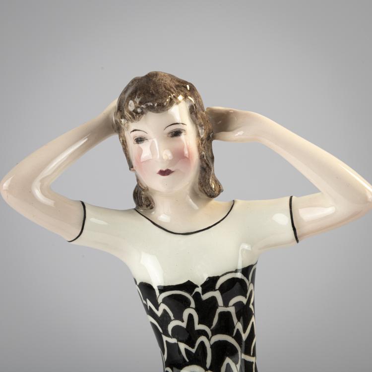 Bild 3 zu Objekt, 'Stehende junge Dame im Wind', um 1931, Nellie Fried, Goldscheider, Wien / Vienna, 182A 385