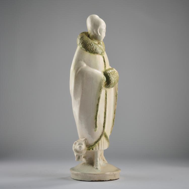 Bild 1 zu Objekt, Lady in a winter costume with a dog, c. 1925, Deutschland / Germany, 182A 404