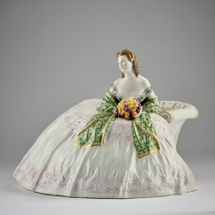 Hauptbild zu Objekt, Seated lady clad in a crinoline, 1909, Carl Reschke, Berlin, KPM, 182A 396