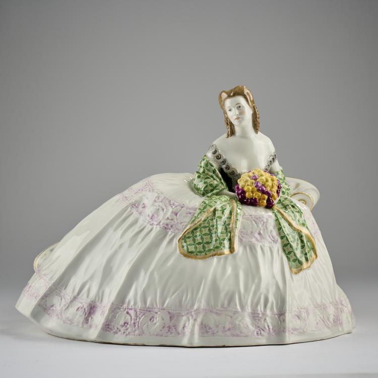 Bild 1 zu Objekt, Seated lady clad in a crinoline, 1909, Carl Reschke, Berlin, KPM, 182A 396