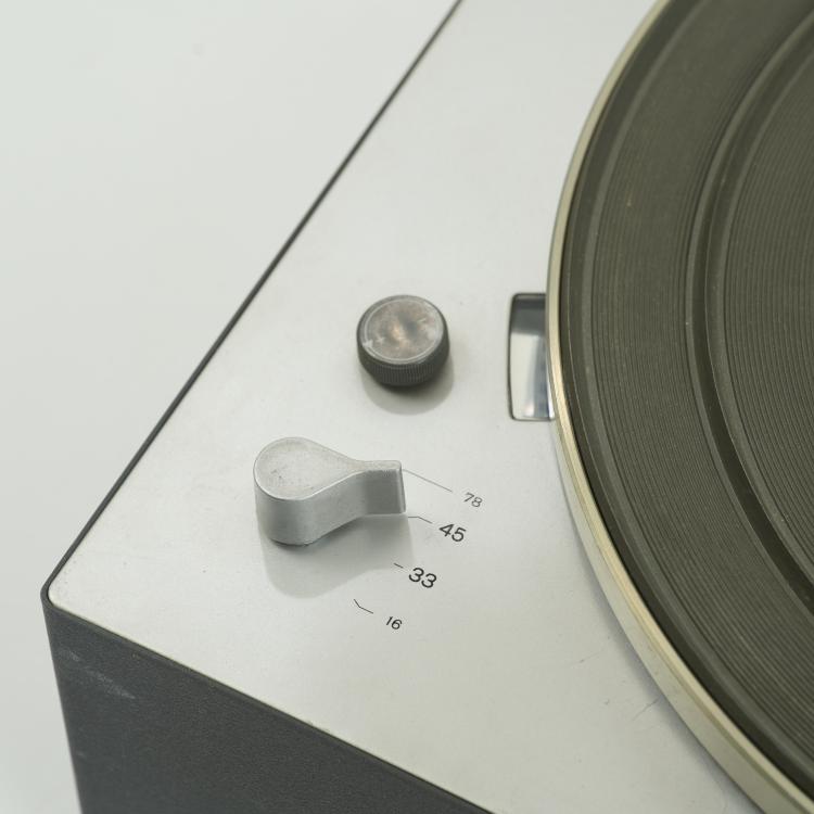 Bild 3 zu Objekt, Record player 'PS 1000', radio 'CE 500' and amplifier 'CSV 500', 1965-67, Dieter Rams, Braun AG, Kronberg, 181A 145