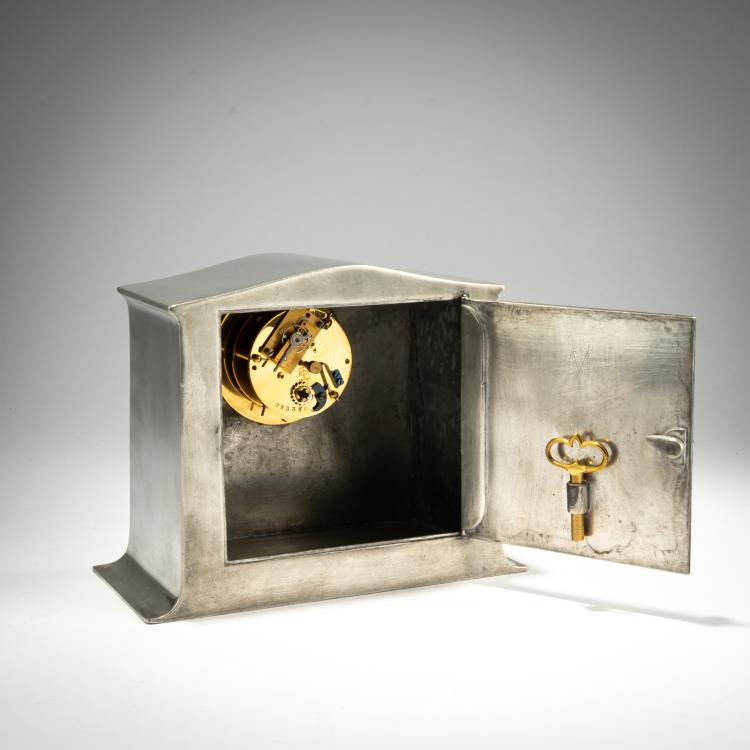 Bild 2 zu Objekt, Table clock, c. 1905, Liberty & Co., London, 182A 468