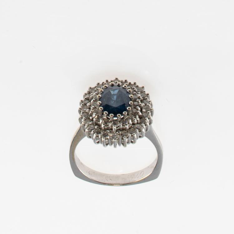 Bild 1 zu Objekt, Entourage ring with sapphire and diamonds, 182D 1102