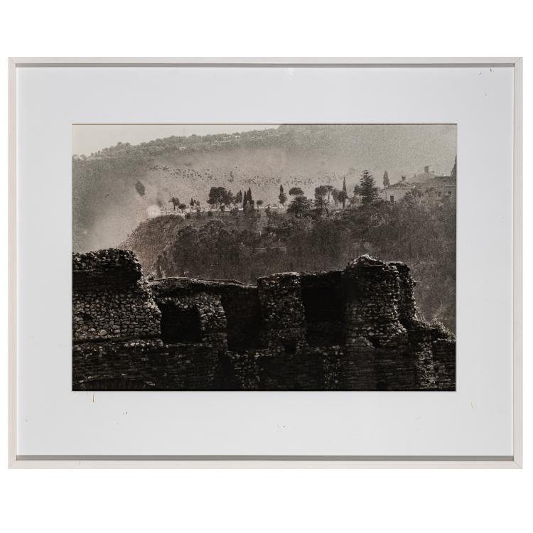 Bild 1 zu Objekt, Landscape, probably Sicily, from the series 'Saget, Steine, mir an ...', c. 1980 and Italian landscape, c. 1980 (prints probably later), Ingrid von Kruse, 181C 763