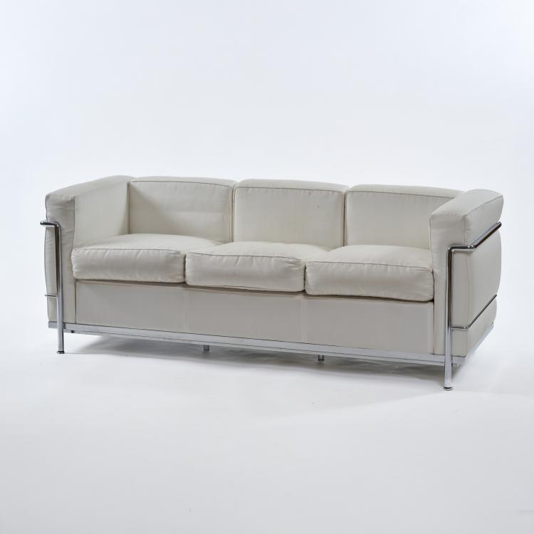 Hauptbild zu Objekt, Three-seater sofa 'LC 2', 1928 (design), Pierre Jeanneret,Charlotte Perriand,Le Corbusier Charles-&Eacute;douard Jeanneret-Gris, Cassina, Mailand / Milan, 181A 179