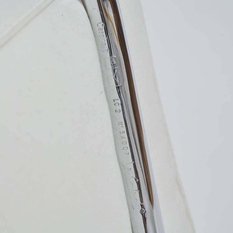 Bild 8 zu Objekt, Three-seater sofa 'LC 2', 1928 (design), Pierre Jeanneret,Charlotte Perriand,Le Corbusier Charles-&Eacute;douard Jeanneret-Gris, Cassina, Mailand / Milan, 181A 179