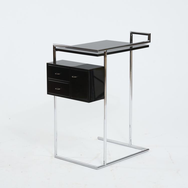 Bild 1 zu Objekt, Beistelltisch 'Petite Coiffeuse', 1927 (Entwurf), Eileen Gray, ClassiCon, M&uuml;nchen / Munich, 181A 176