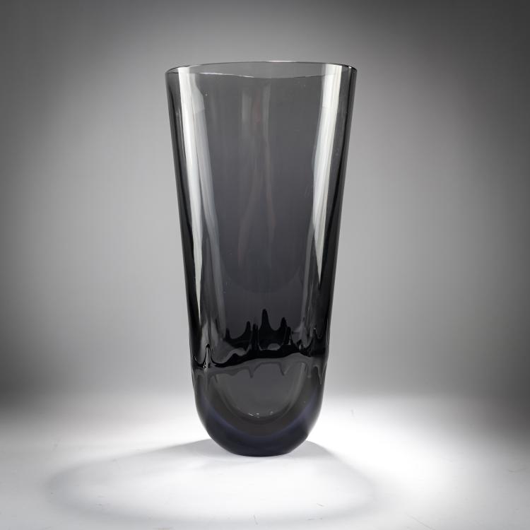 Bild 1 zu Objekt, Tall Vase 'Sommerso grigio violetto', 1956, Flavio Poli, Seguso s.r.l., Murano, 181B 649