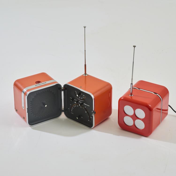Hauptbild zu Objekt, Klappradios Siemens 'Rk 501 Alpha 2', 1968, Brionvega 'TS 502', 1964, Richard Sapper, Brionvega / Siemens, 181A 59