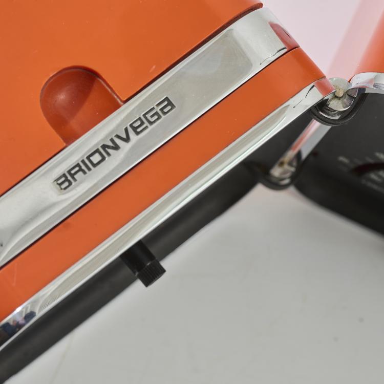Bild 3 zu Objekt, Klappradios Siemens 'Rk 501 Alpha 2', 1968, Brionvega 'TS 502', 1964, Richard Sapper, Brionvega / Siemens, 181A 59
