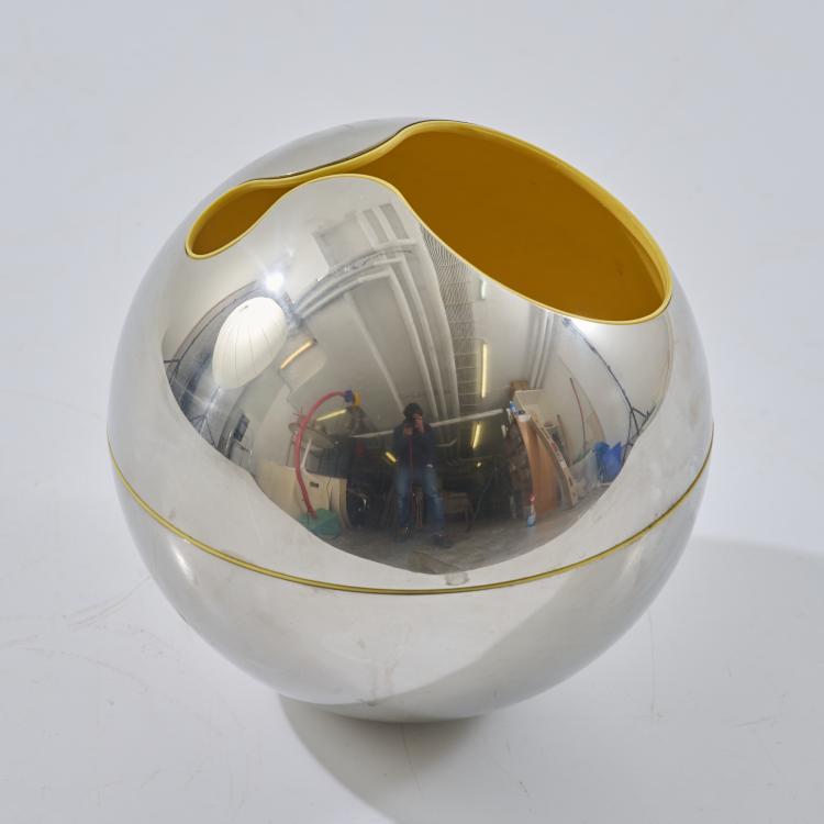 Hauptbild zu Objekt, Vasenobjekt 'Guscio N.1', 1972, Gi&ograve; Pomodoro, Alessi, Crusinallo, 181A 54