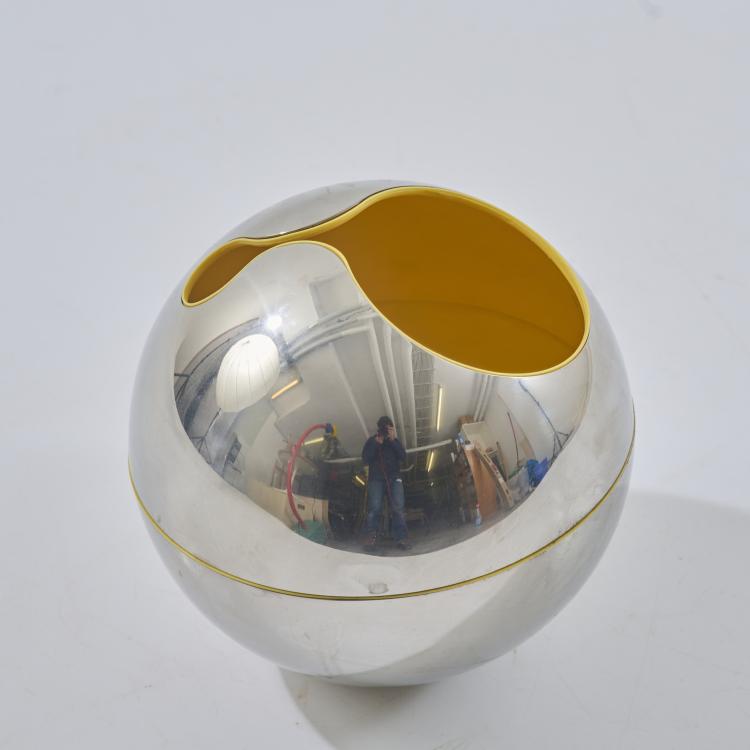 Bild 2 zu Objekt, Vasenobjekt 'Guscio N.1', 1972, Gi&ograve; Pomodoro, Alessi, Crusinallo, 181A 54