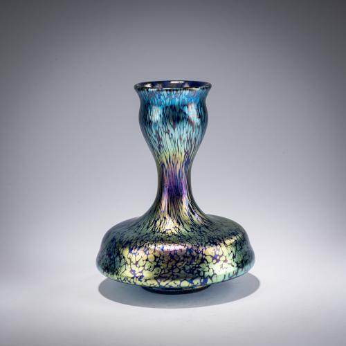 'Papillon'-Vase, 1898-1900