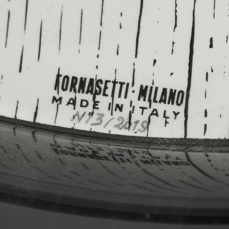 Bild 3 zu Objekt, Tray on foldable stand, 2019, Barnaba Fornasetti,Piero Fornasetti, Fornasetti, Mailand / Milan, 181A 352