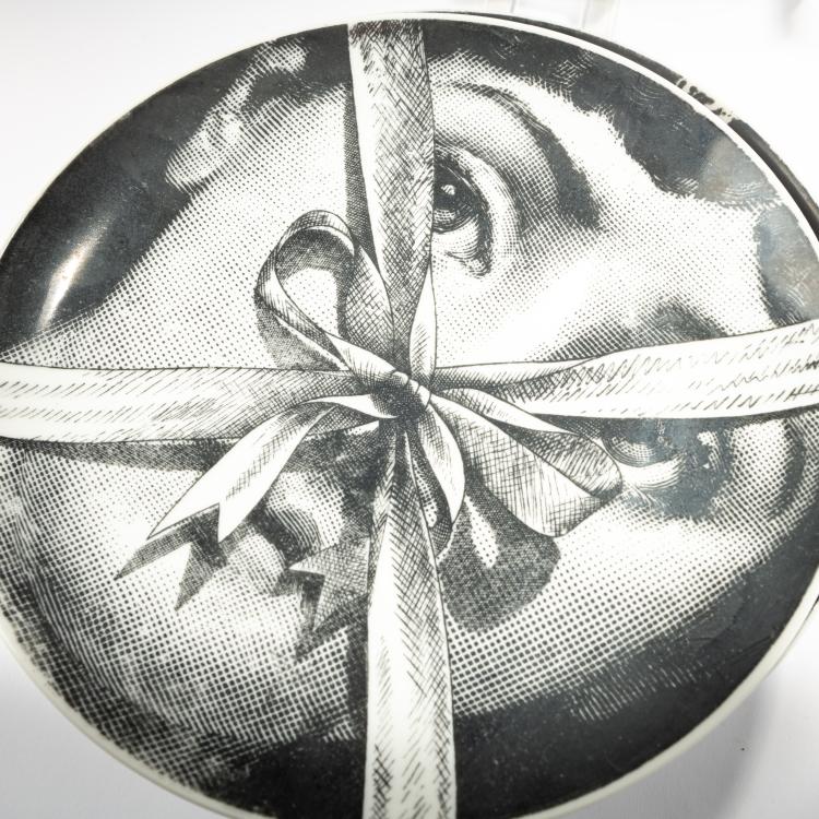 Bild 3 zu Objekt, Nine plates from the 'Tema e Variazioni' series, 1950s - 2000s, Piero Fornasetti, Fornasetti, Mailand / Milan, 181A 338