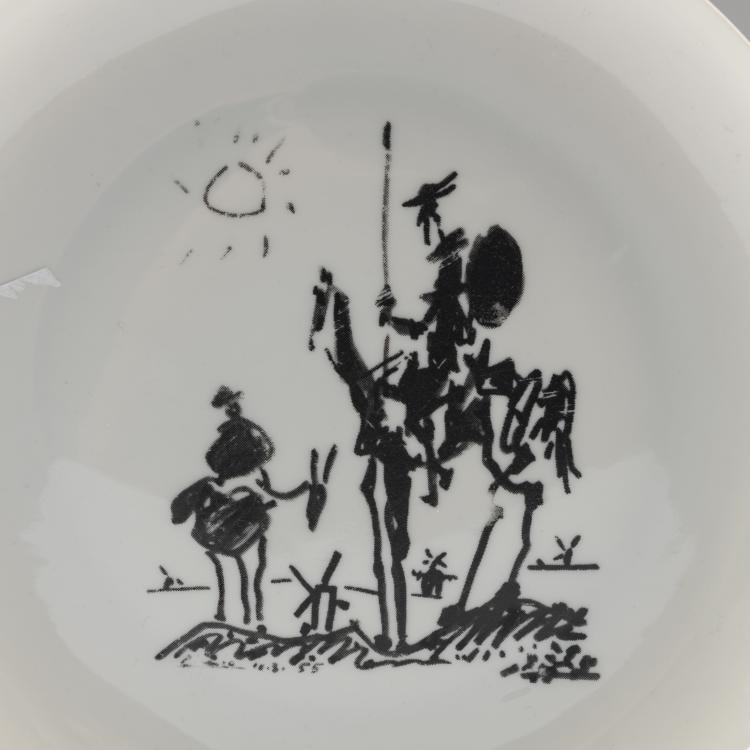 Bild 2 zu Objekt, Zwei Teller 'Don Quijote' und T&auml;nzer in Landschaft, 1970, Pablo Picasso (nach), Bernarduad & Co, Limoges, 181C 737